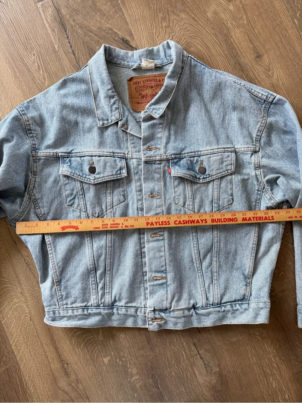 Vintage 1992 Levi’s Classic Light Wash Denim Jacket size Large